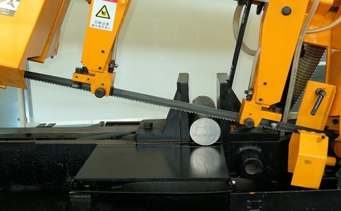 章贡数控带锯床自动送料精度会出现偏差吗？